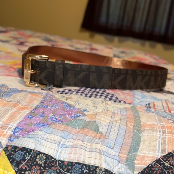Michael Kors belt - Picture 1 of 3